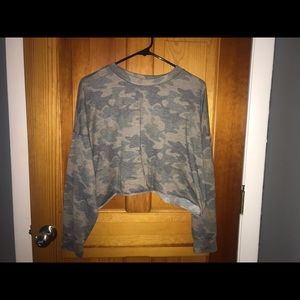 Camo cropped long sleeve
